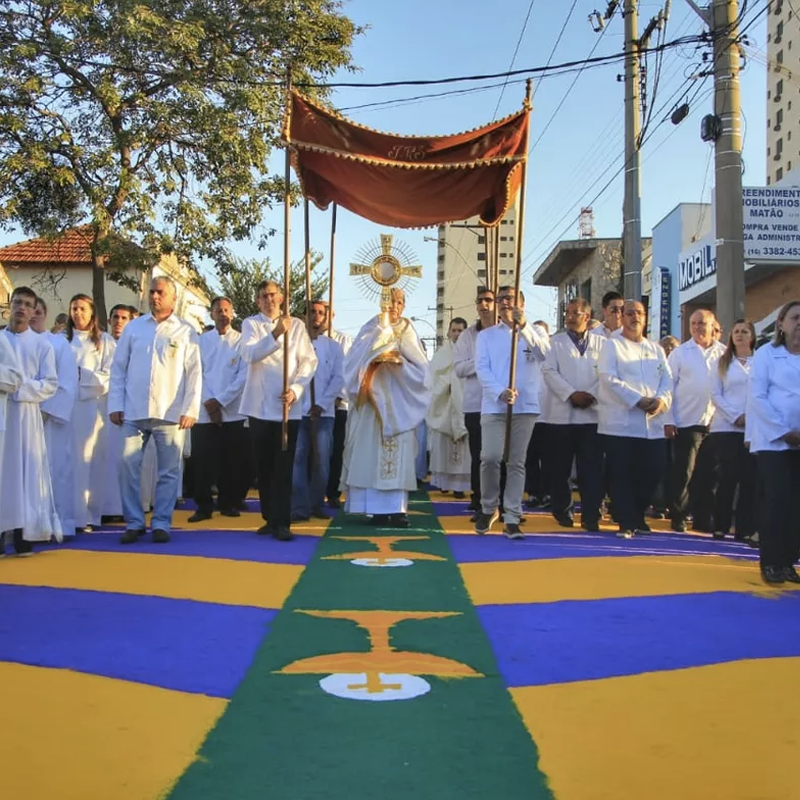 Qual a origem da festa de Corpus Christi?