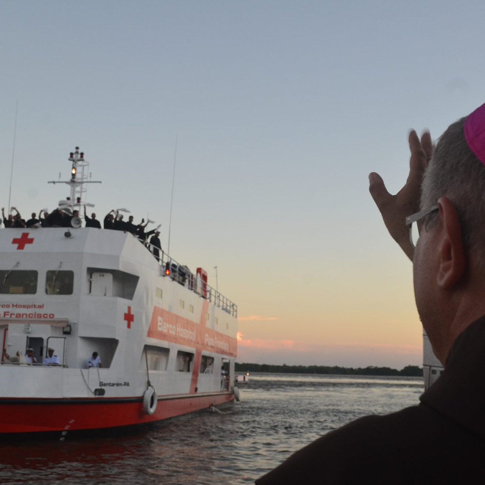 A inauguração do Barco-Hospital Papa Francisco