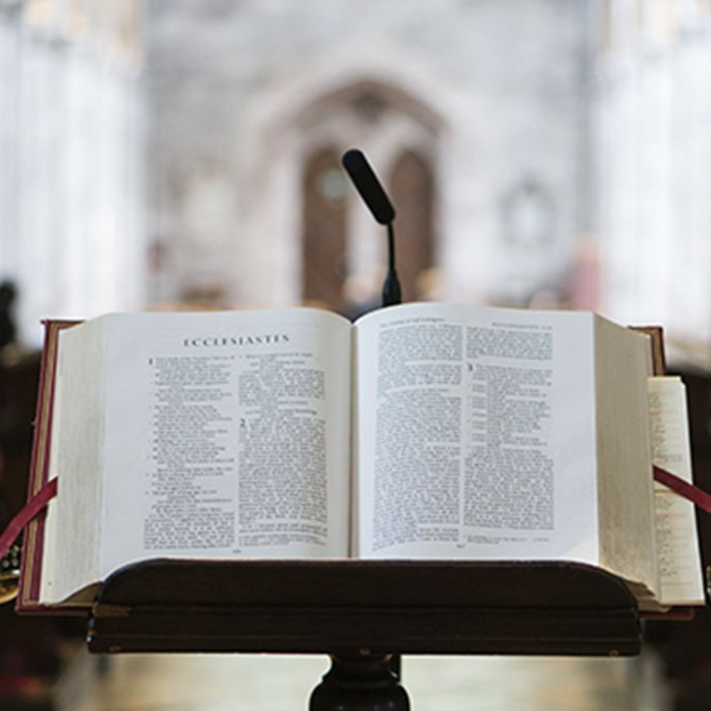 Um leigo pode ler o Evangelho na Missa?