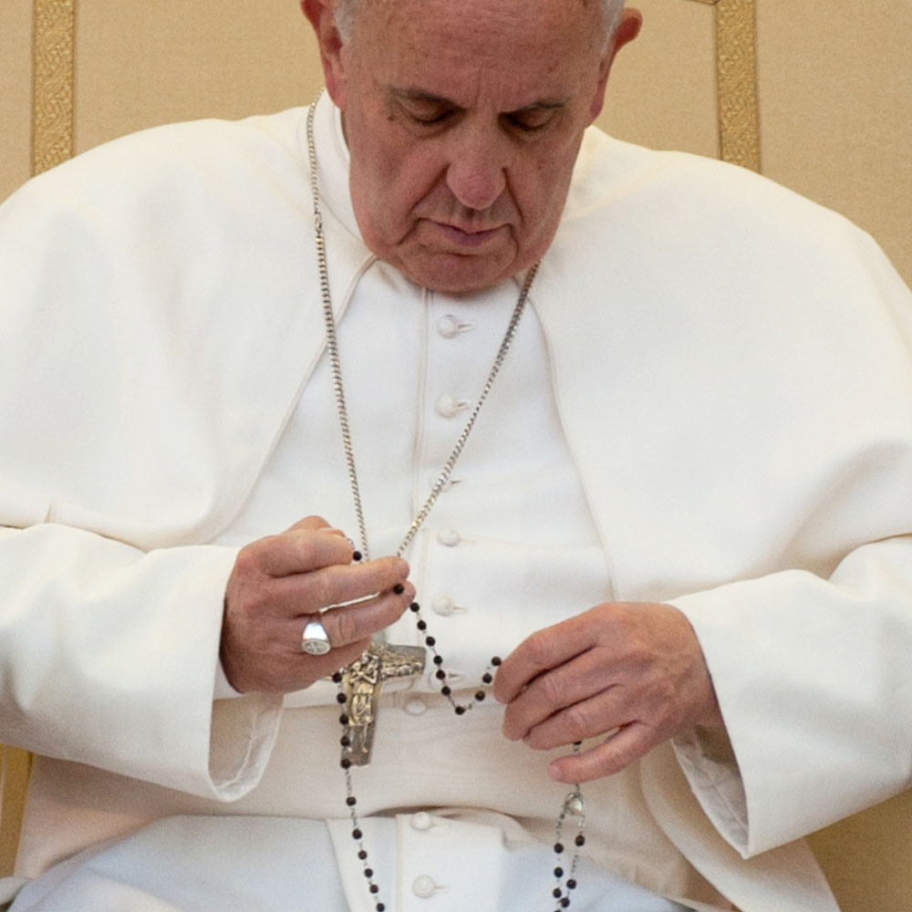 As 15 promessas de Nossa Senhora a quem rezar o terço