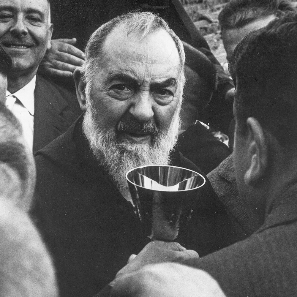 Por que o Padre Pio apanhava do demônio?